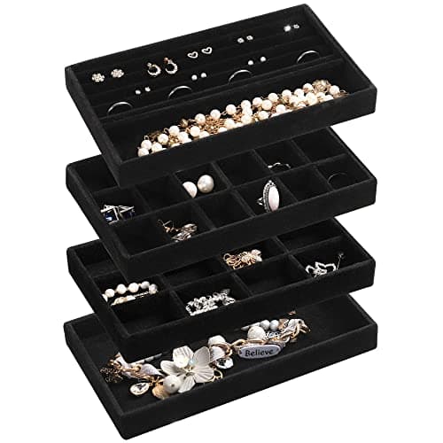 Frebeauty Bandeja organizadora de joyas, bandejas apilables de terciopelo para joyas, organizador de aretes para mujeres y niñas, estuche de exhibición para anillos juego de 4 (negro)