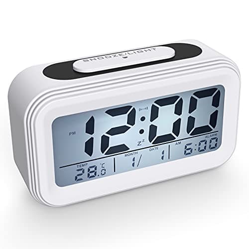 Coolzon Despertador Digital, Alarma Reloj Despertador Pilas para Infantil Niño Adulto, Despertador de Viaje Silencioso con Pantalla LED Calendario Temperatura Función Snooze Luz Nocturna, Blanco
