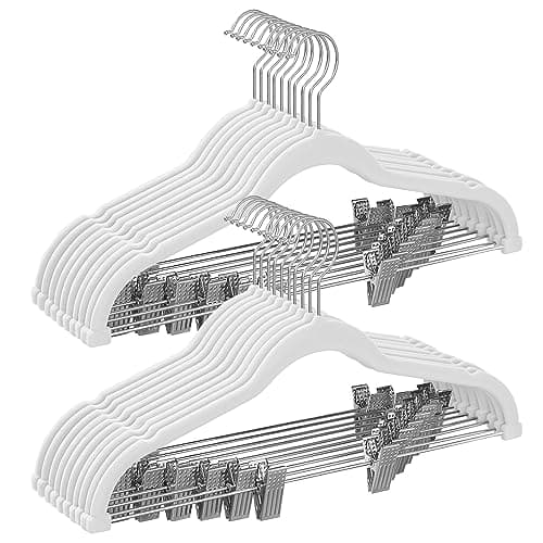 SONGMICS Perchas para Pantalones, 20 Perchas de Terciopelo, 42,5 cm de Largo, con Clips Ajustables, Antideslizantes, Ahorra Espacio, para Pantalones, Abrigos, Vestidos, Blanco CRF012W20