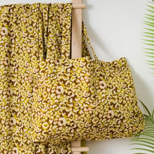 TRAMAS+ Set Toalla Pareo y Bolso a Juego, Toalla de Playa, Bolso con Estampado, Ideal para Verano, Playa, Piscina y Vacaciones - Milina Lima